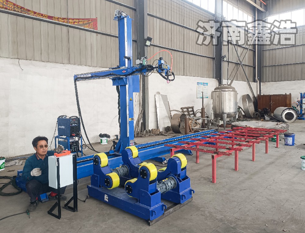 河北客戶(hù)訂購重型氬弧焊接操作機，成型美觀(guān)，自動(dòng)焊接