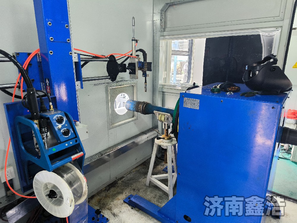 廣東客戶(hù)訂購鑫浩臥式轉臺+手動(dòng)操作架定制款，提高焊接效率