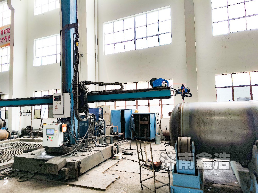 鑫浩焊接操作機，運行穩定